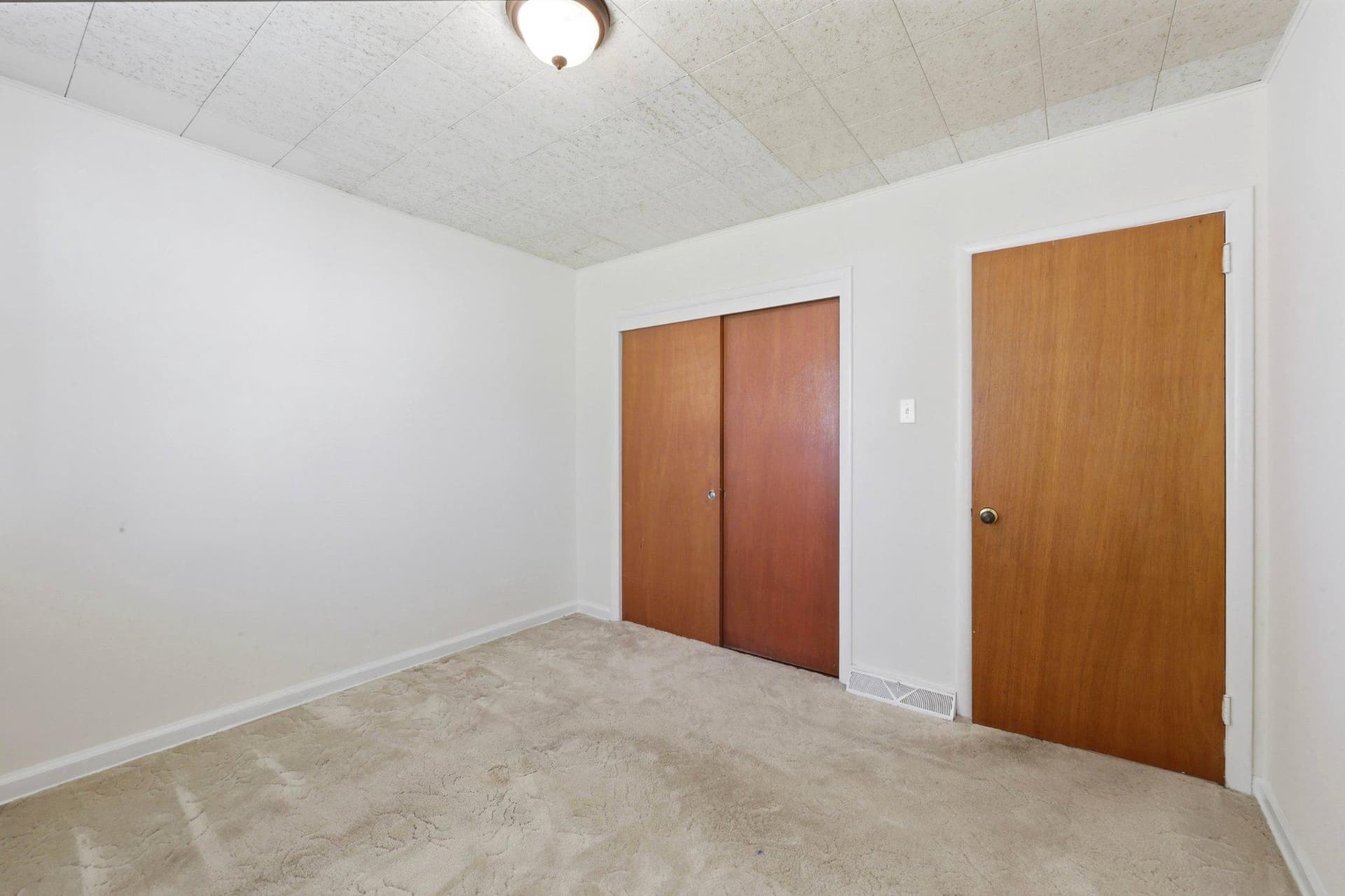 17 E Berkley Avenue photo 14