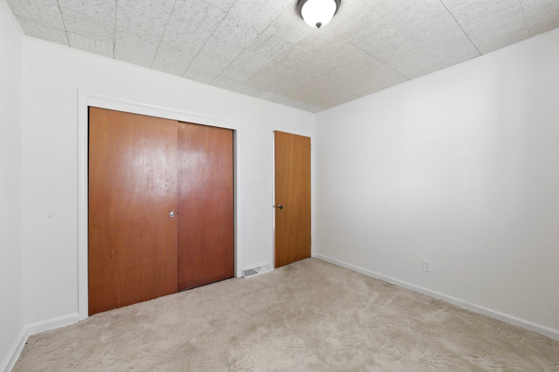 17 E Berkley Avenue photo 15