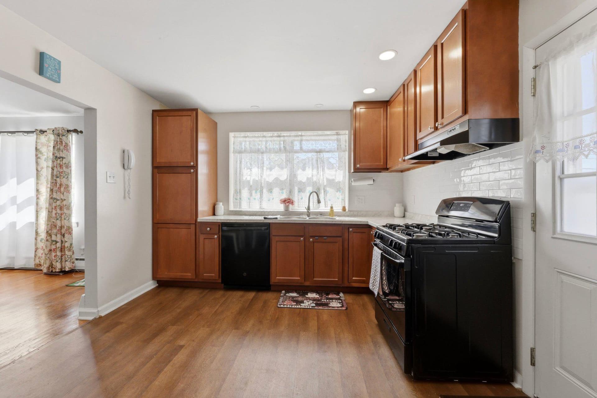 17 E Berkley Avenue photo 8