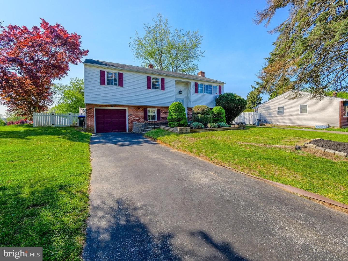 700 Cotton Lane photo 2