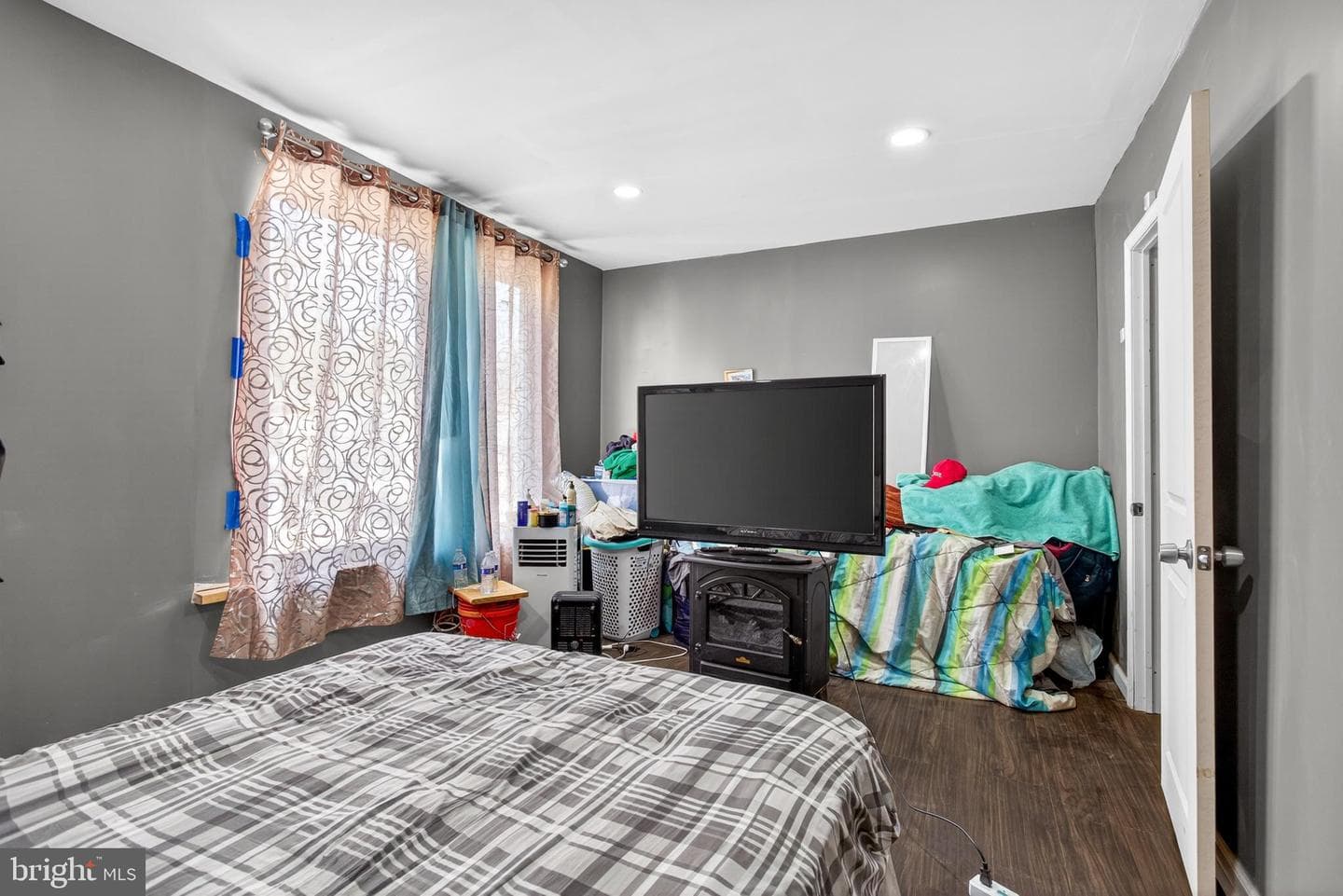 1141 Thomas Street photo 20