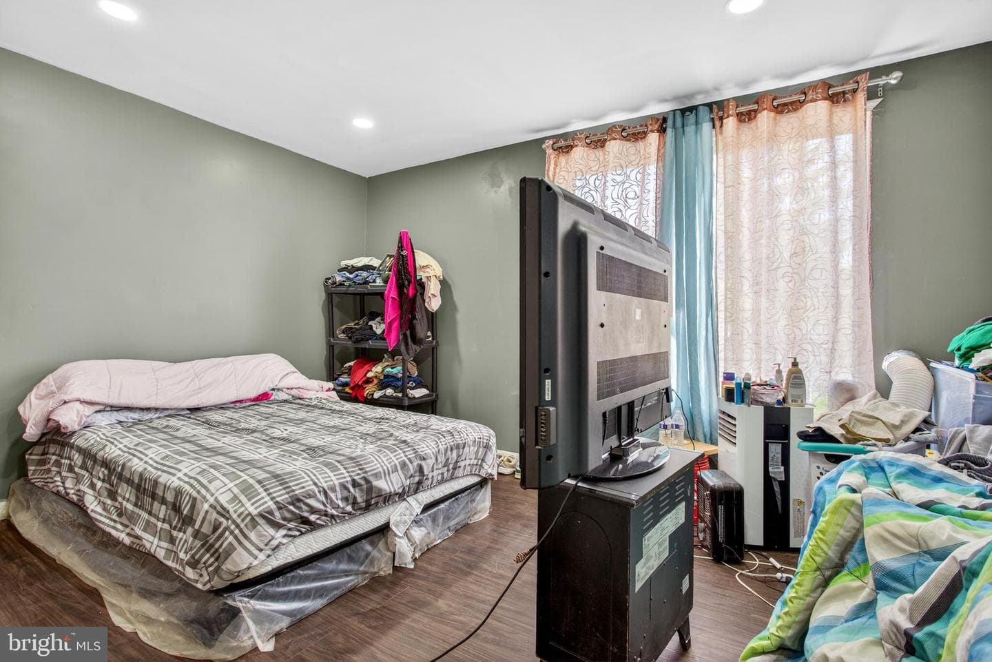 1141 Thomas Street photo 21