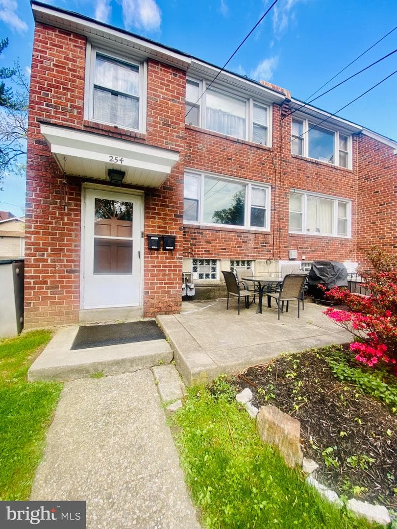 254 Shadeland Avenue photo 3