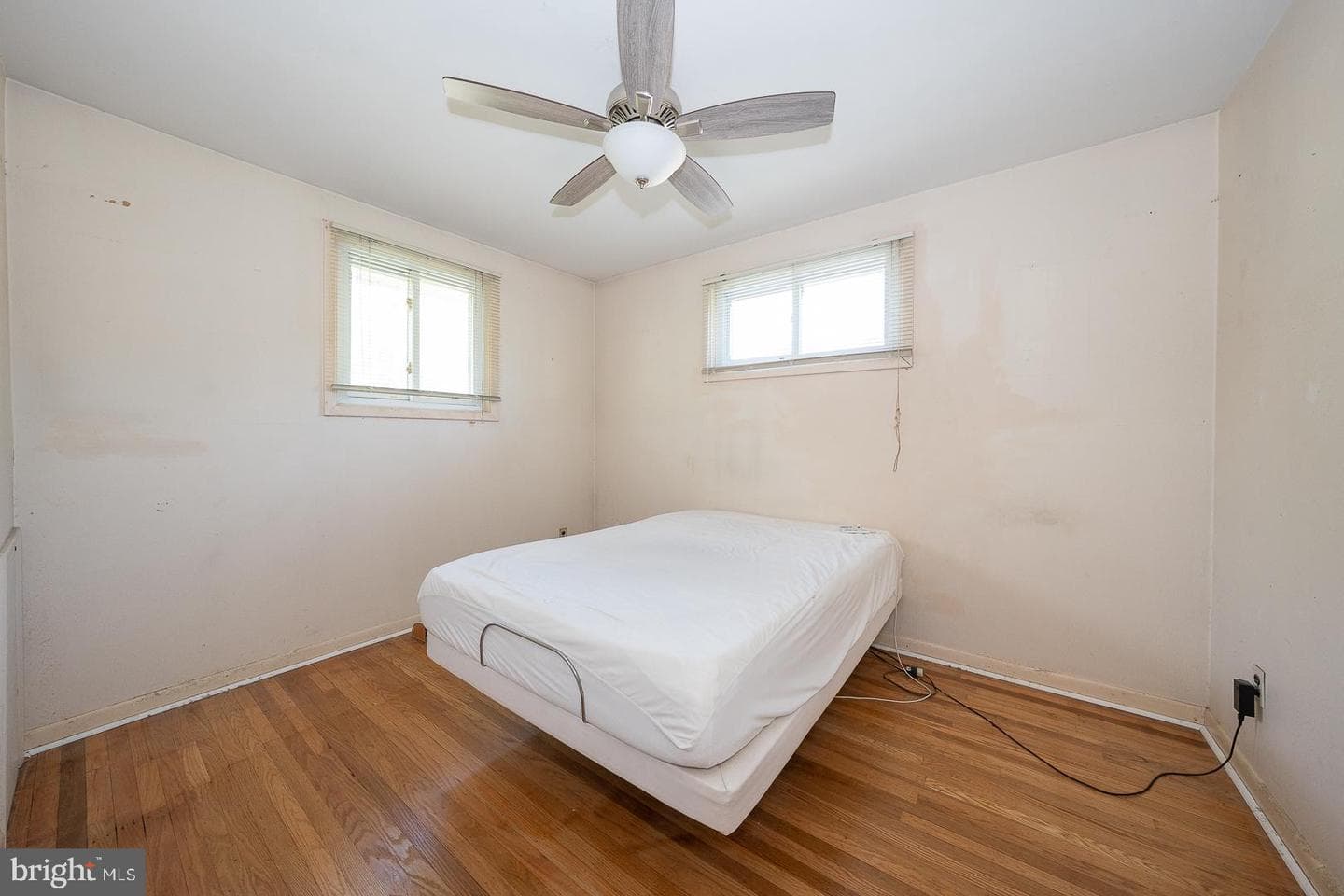 102 Tuscany Road photo 9