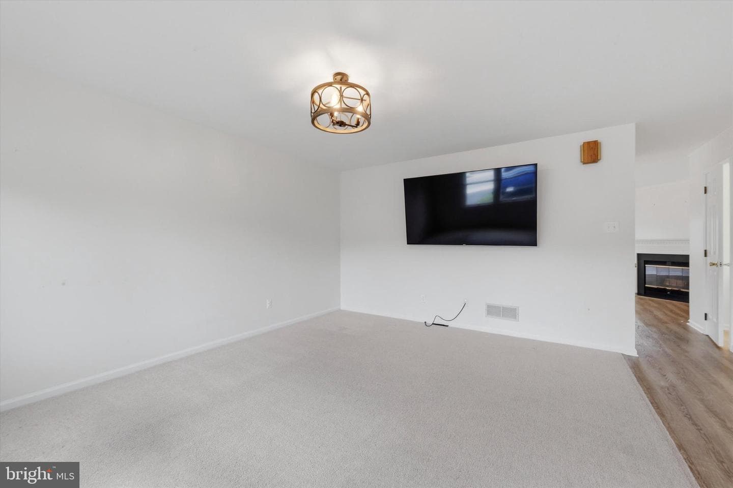 230 Sulky Way photo 4