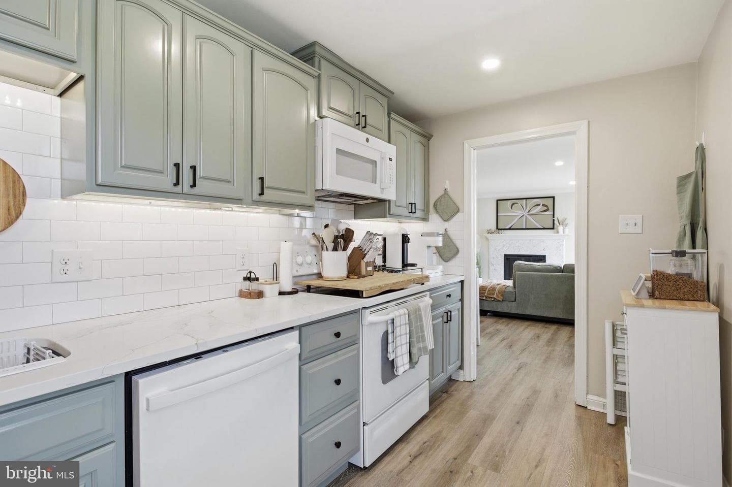 2948 Hillside Road photo 9