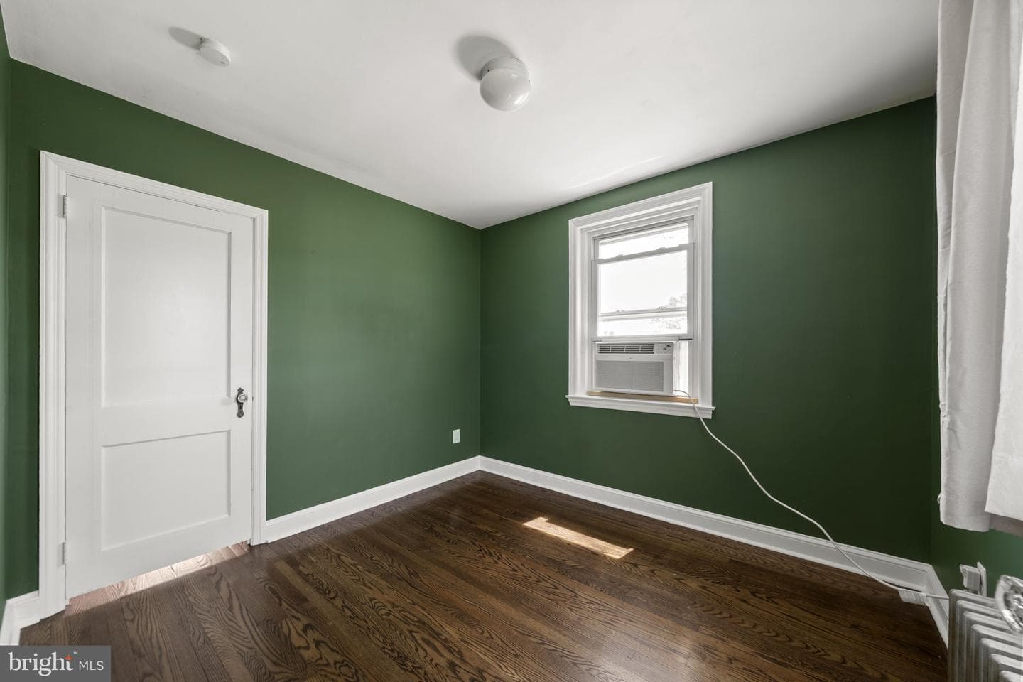 282 Davis Avenue photo 11