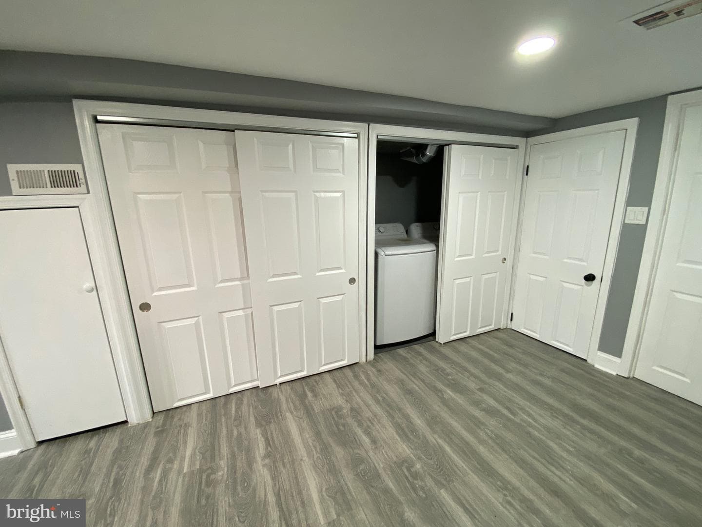 821 Hampshire Road photo 31