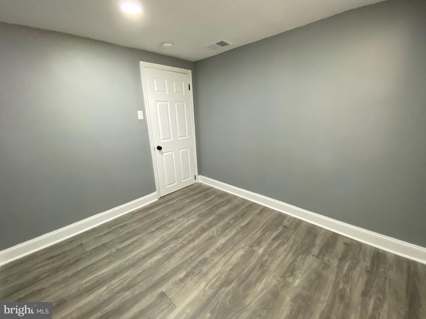 821 Hampshire Road photo 34