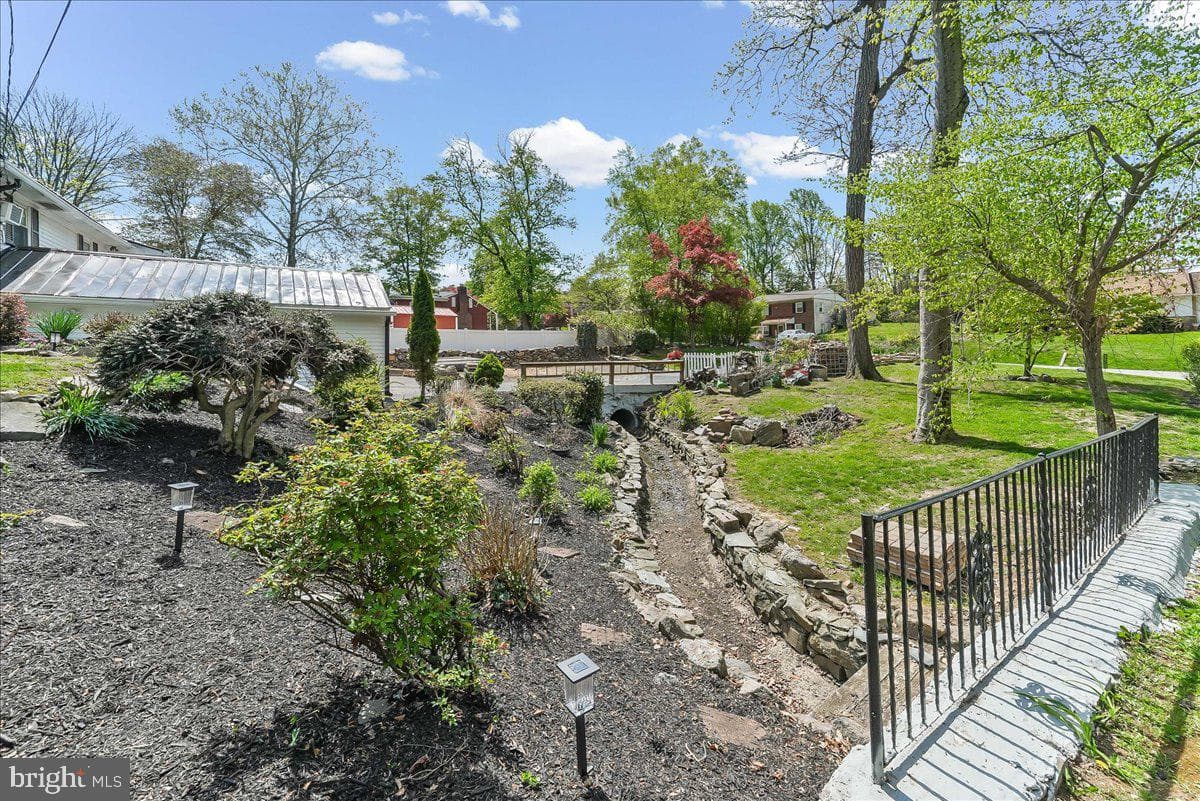 225 Chestnut Street photo 41
