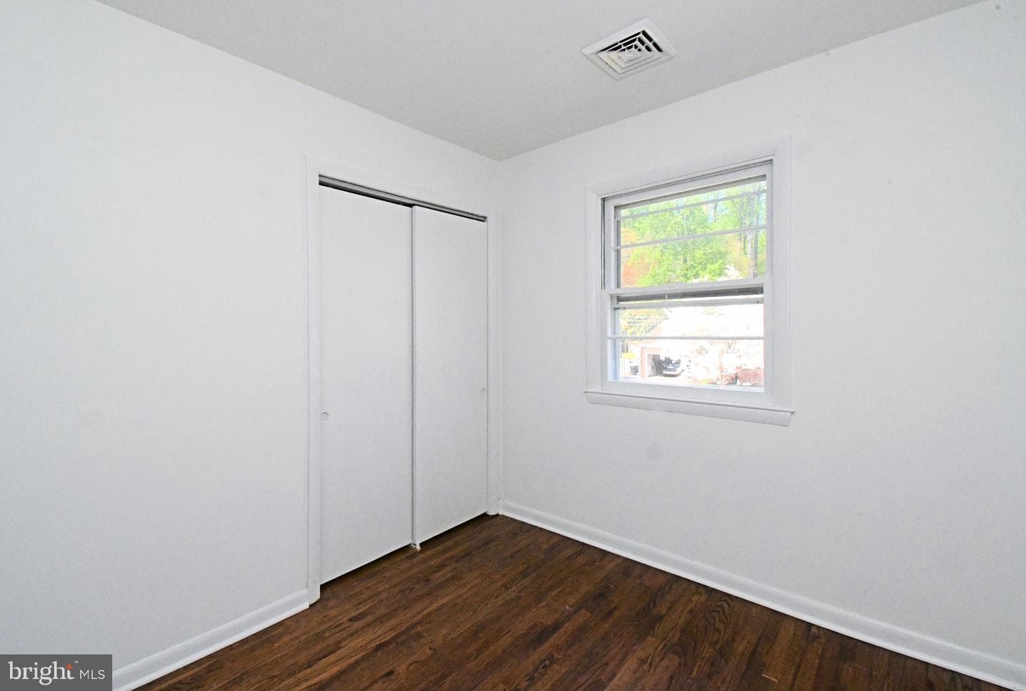 412 Camelot Drive photo 28