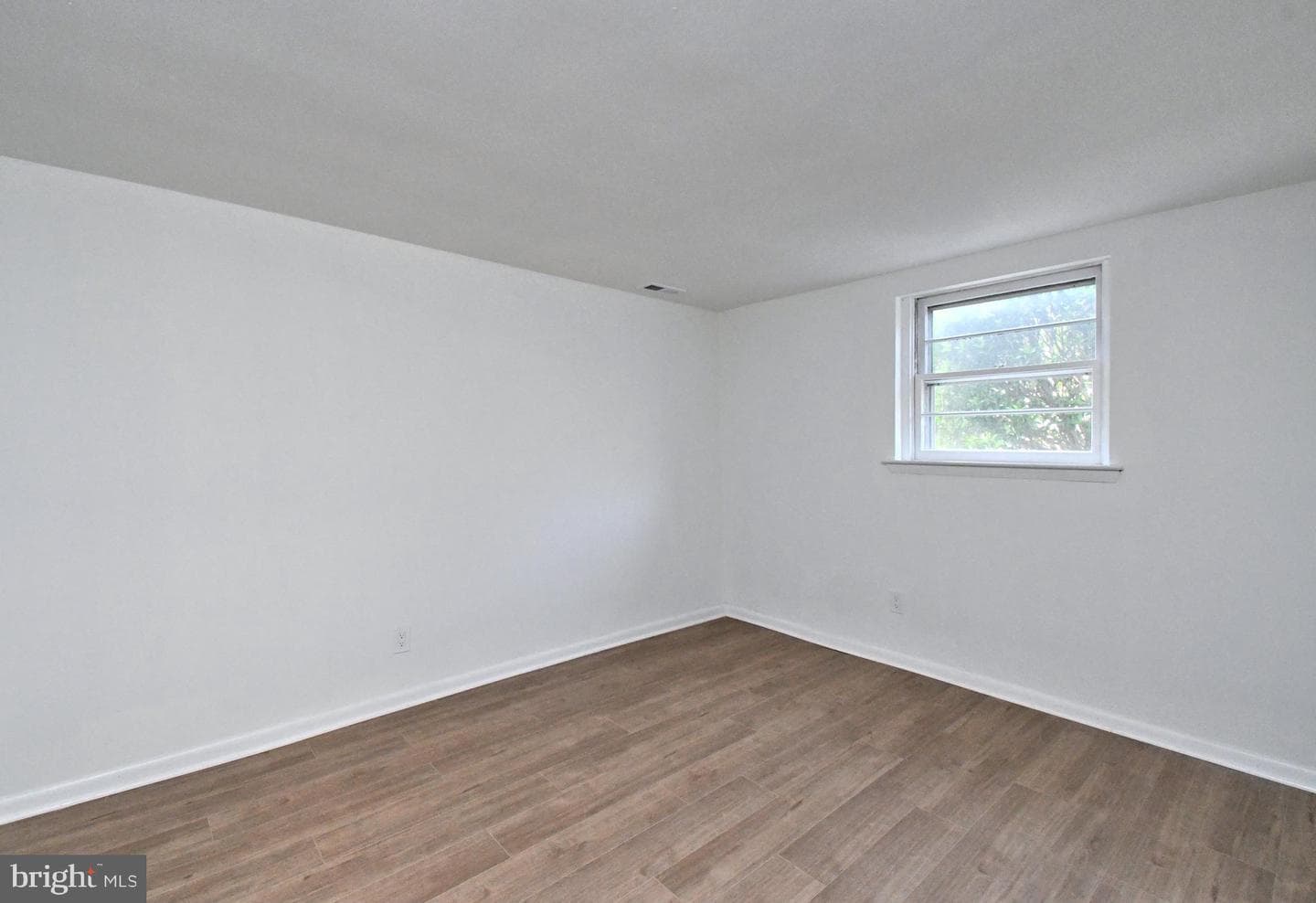 412 Camelot Drive photo 40