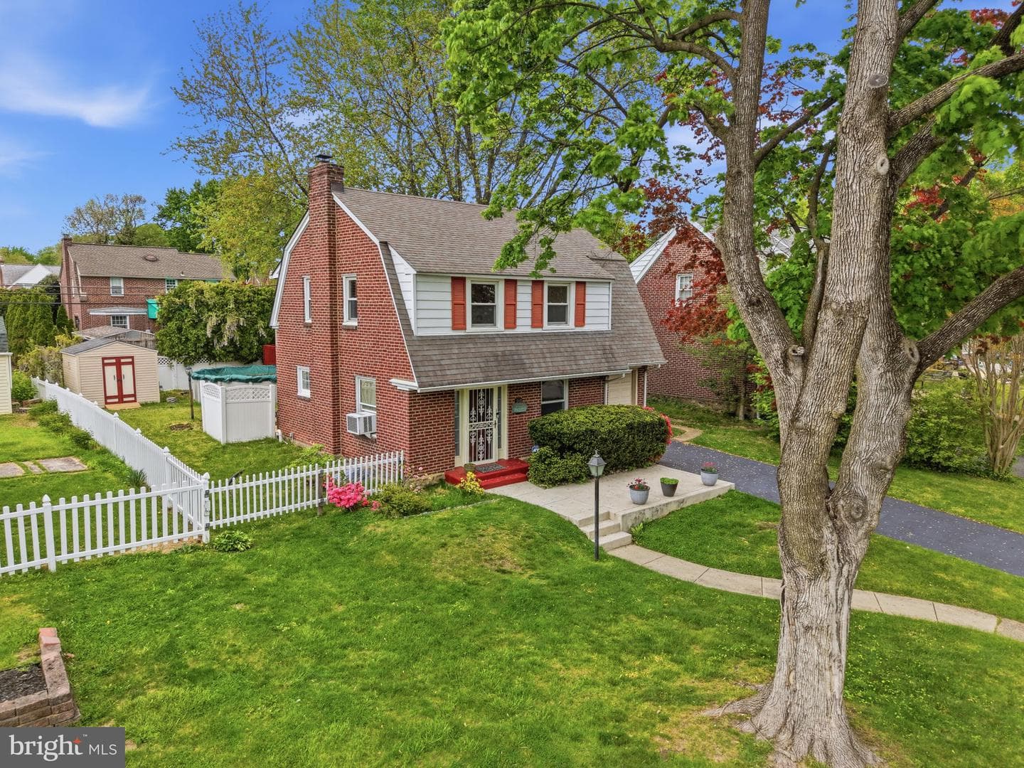 333 E Magnolia Avenue photo 4
