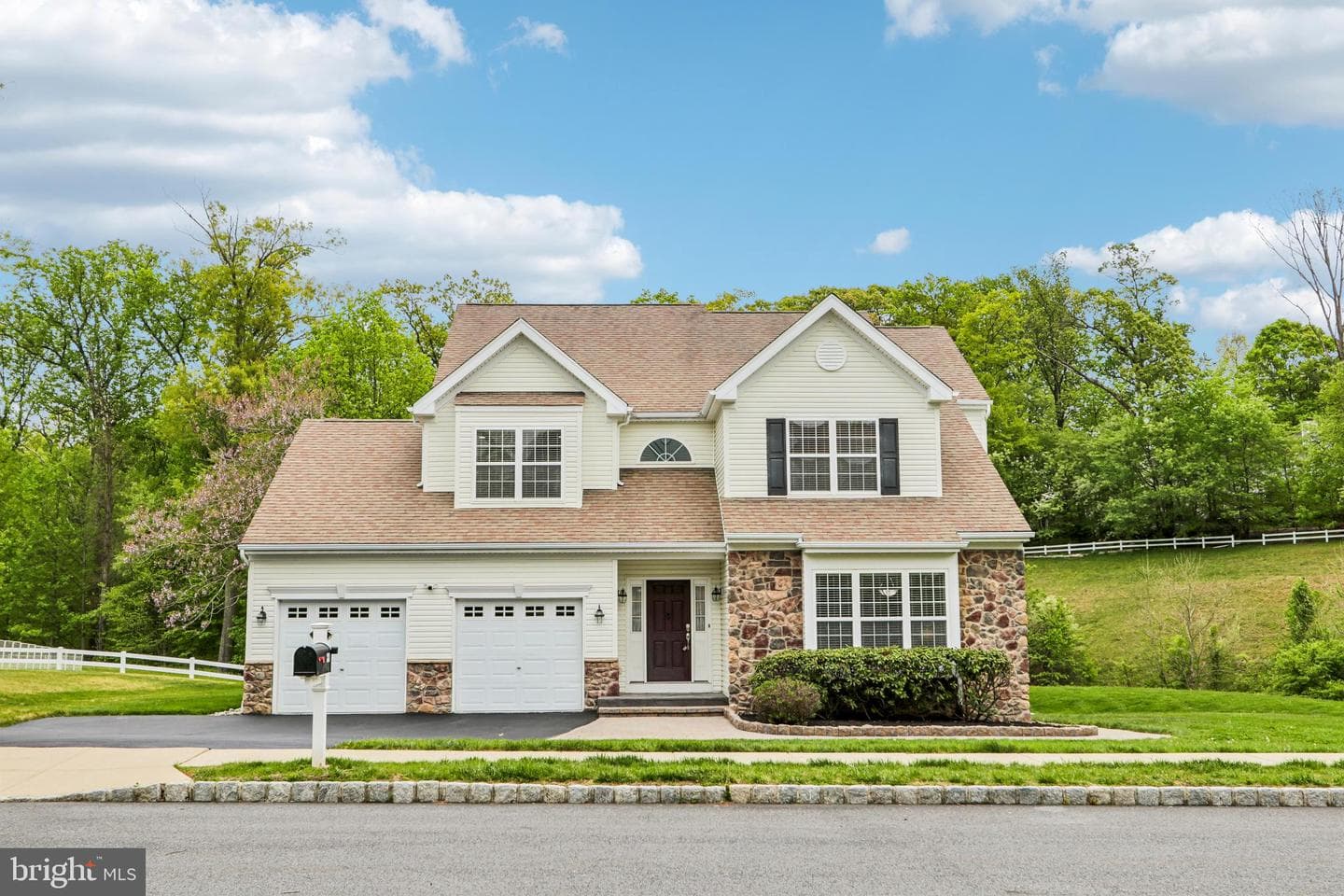 33 Venuti Drive photo 1