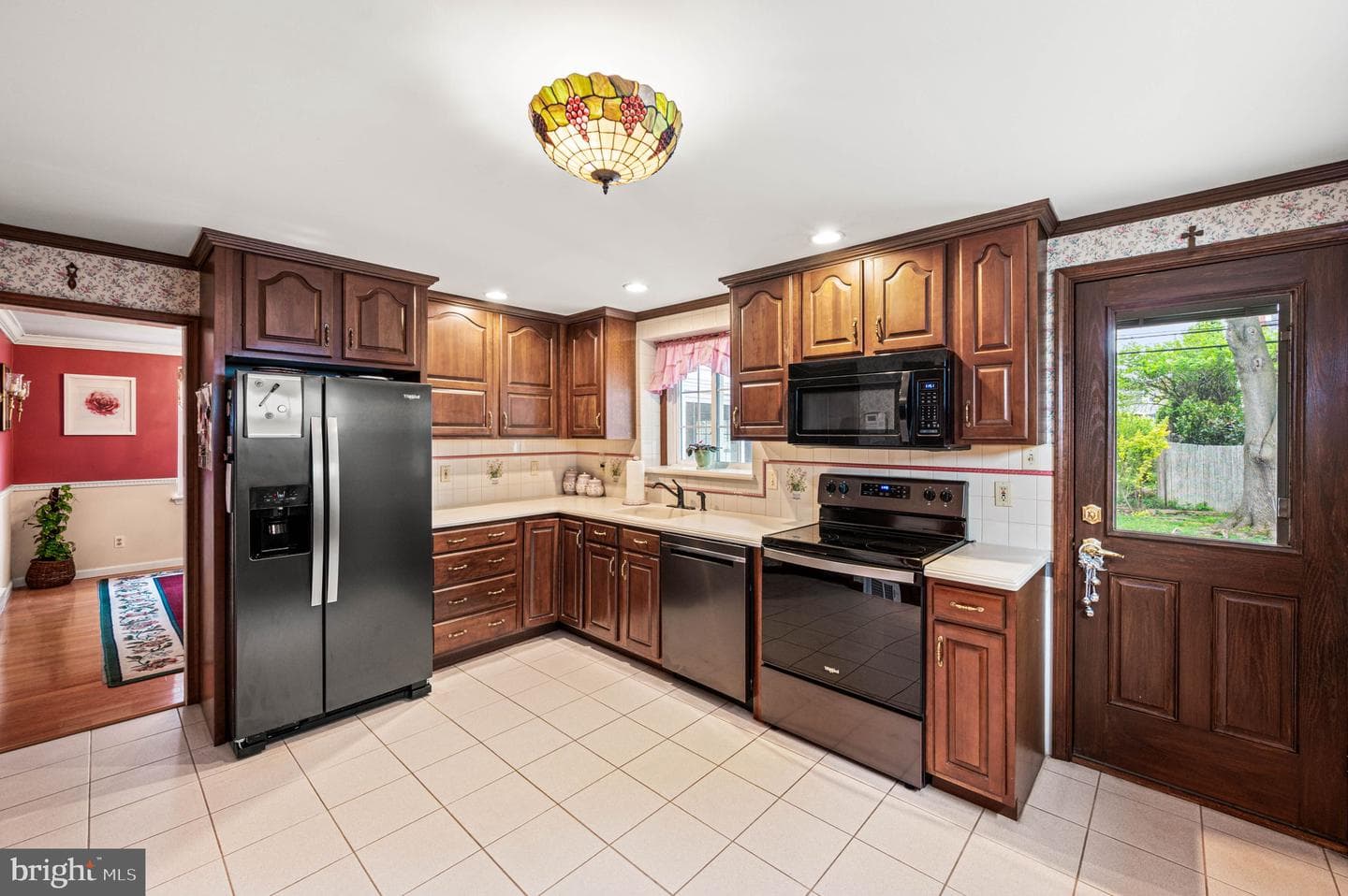 481 Maplewood Road photo 10
