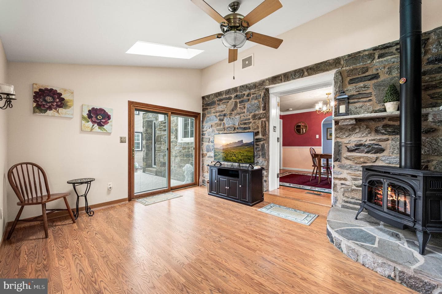 481 Maplewood Road photo 14
