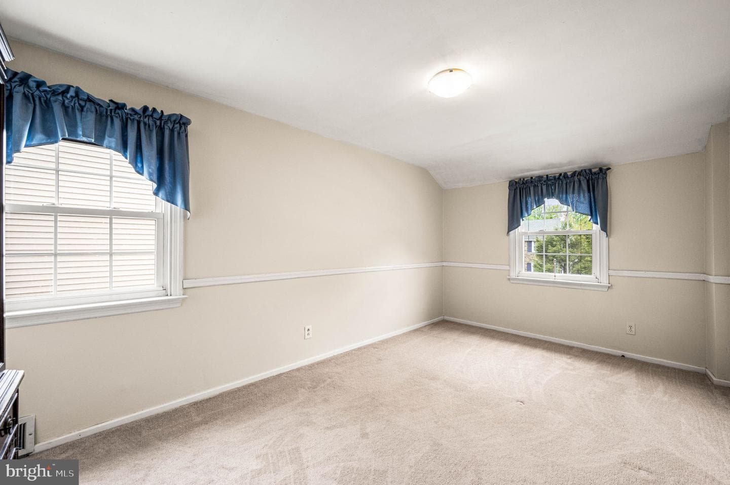 481 Maplewood Road photo 19
