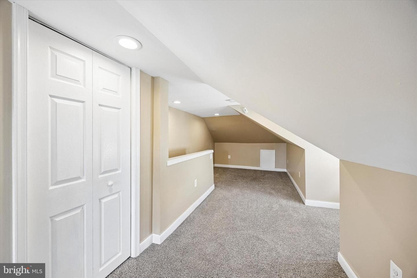 524 Orchard Avenue photo 13