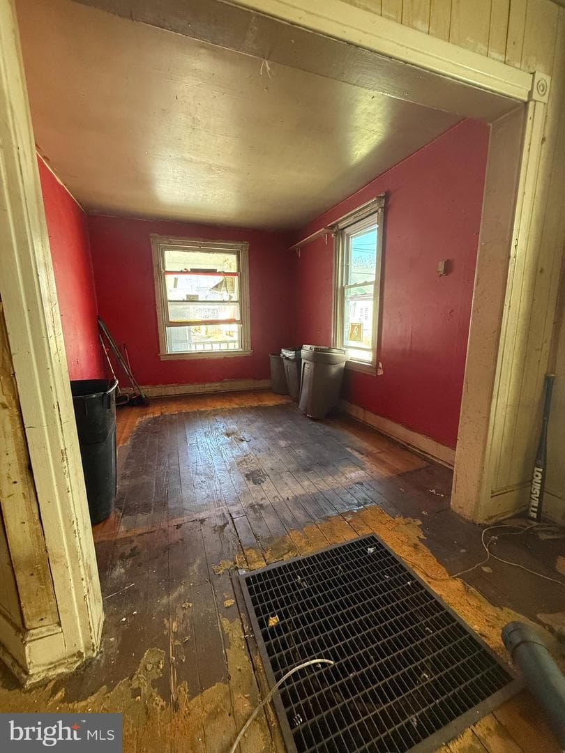 127 White Avenue photo 4