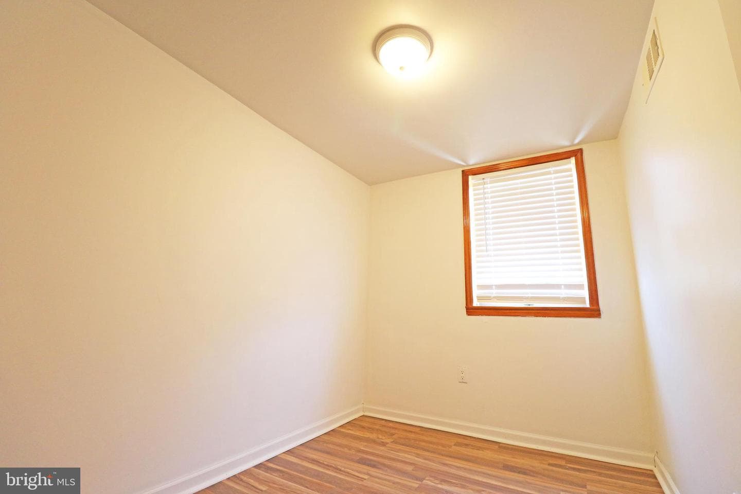765 Bennington Road photo 22