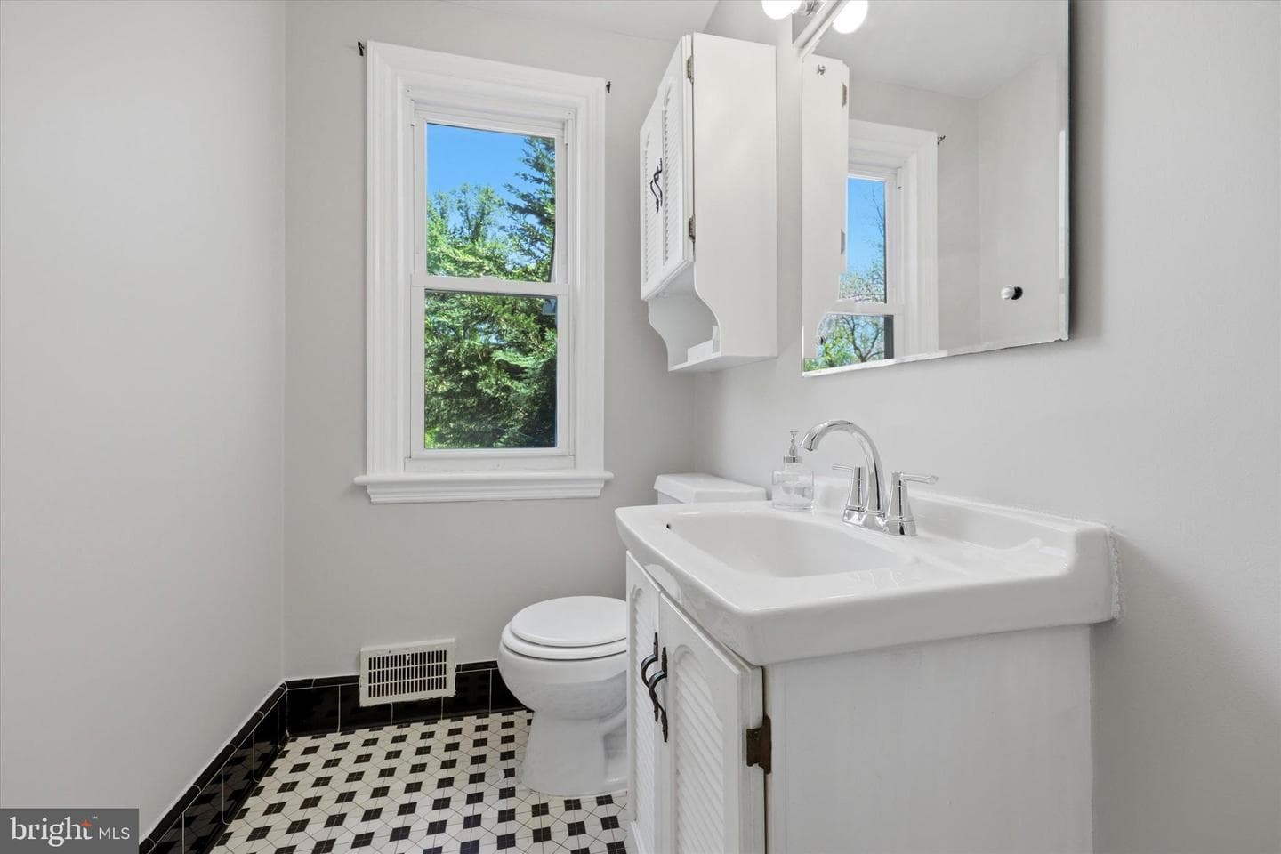 143 Bryn Mawr Avenue photo 12
