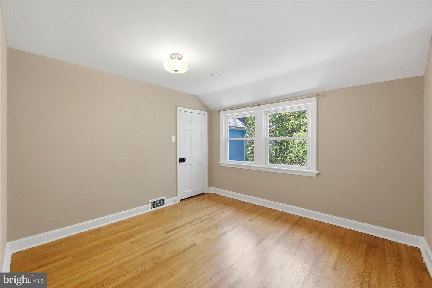 143 Bryn Mawr Avenue photo 26