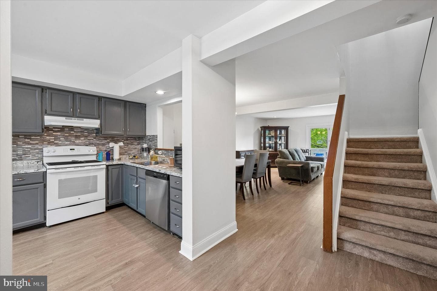 87 Talbot Court photo 4
