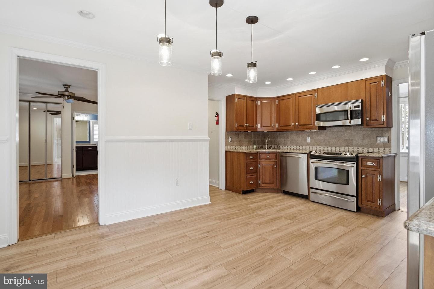 418 Colonial Park Drive photo 12