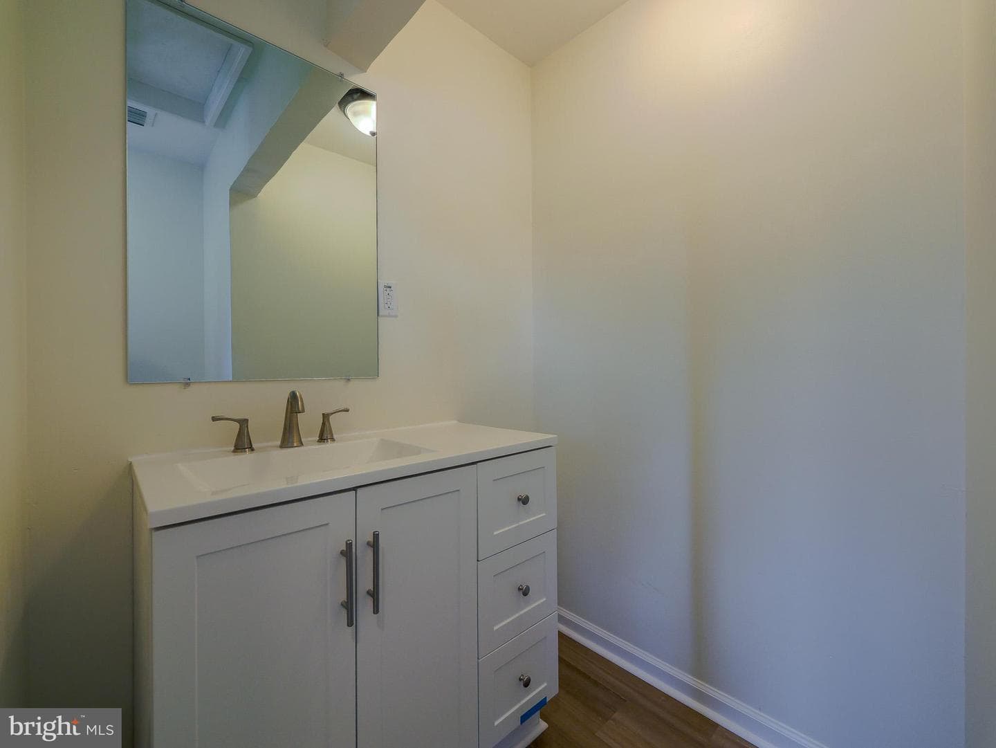 4828 Greenwood Street photo 34