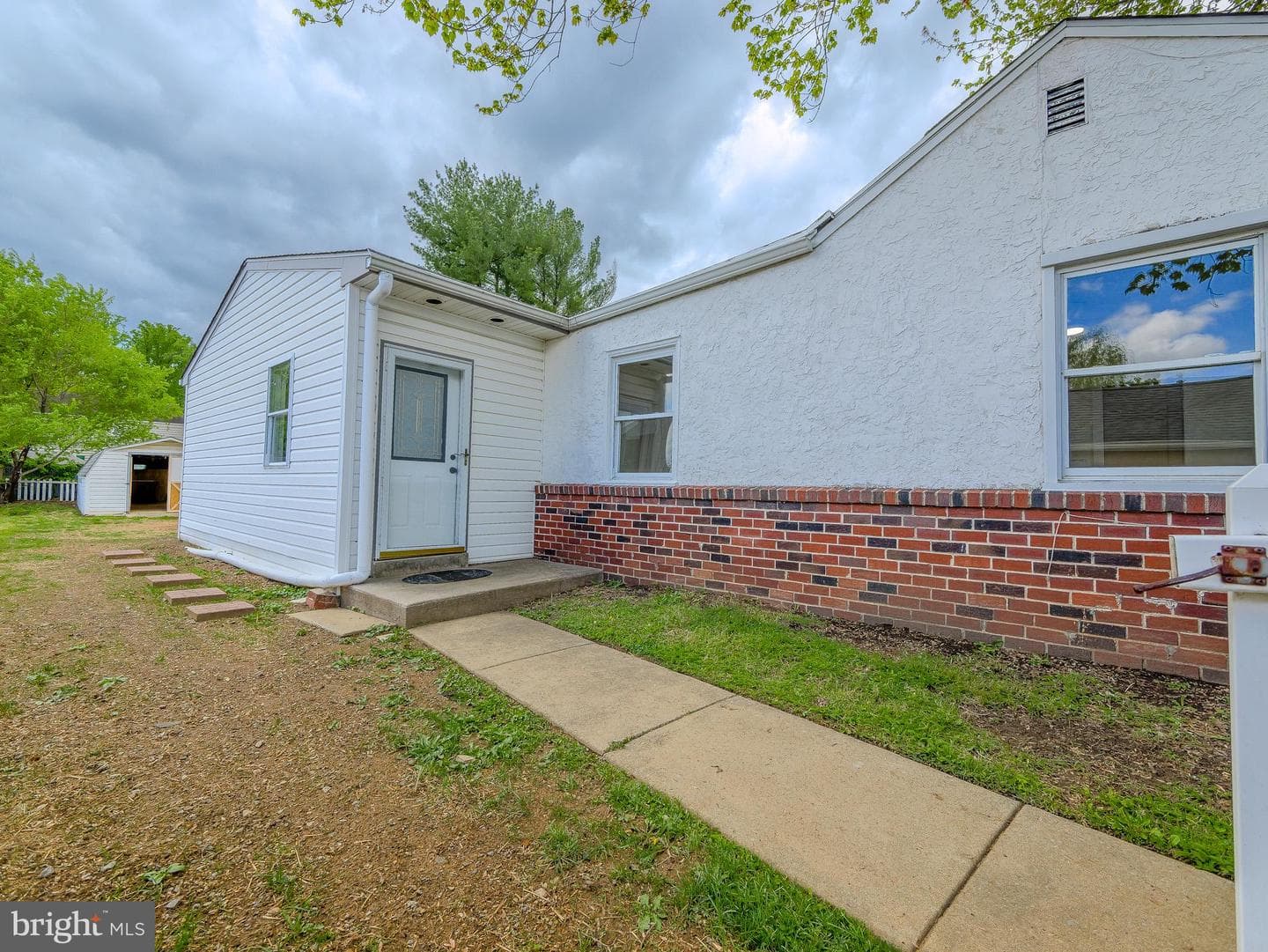 4828 Greenwood Street photo 36
