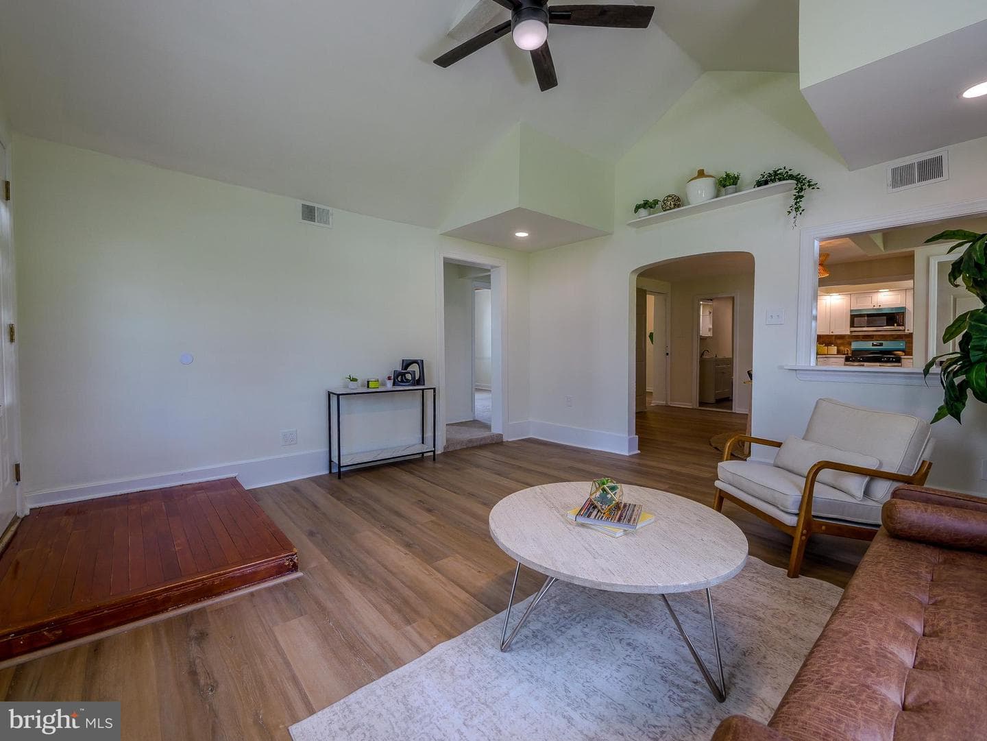 4828 Greenwood Street photo 6