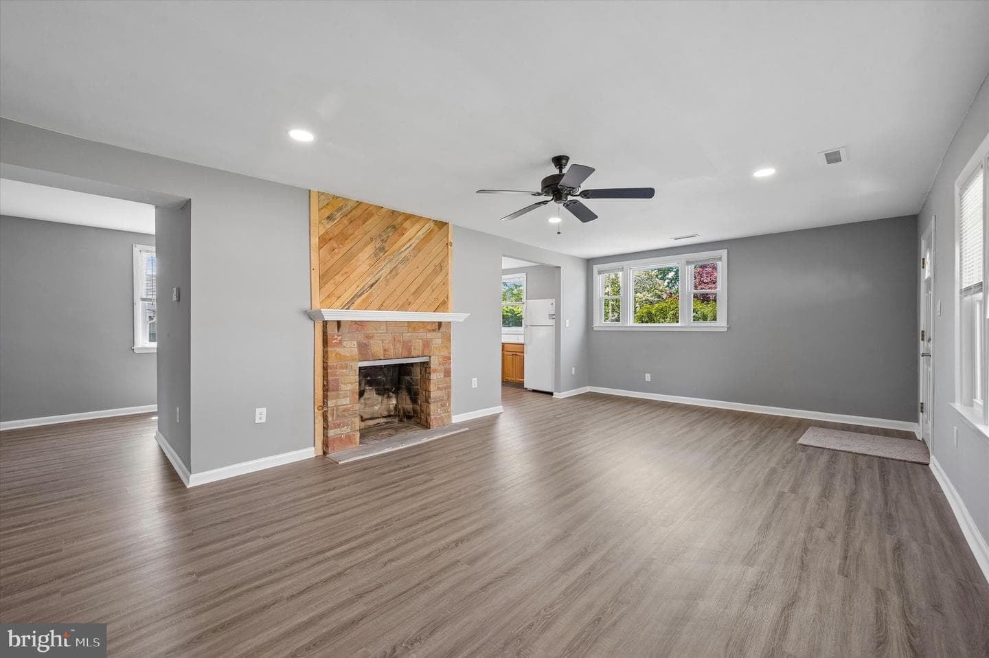2211 Dickens Lane photo 5