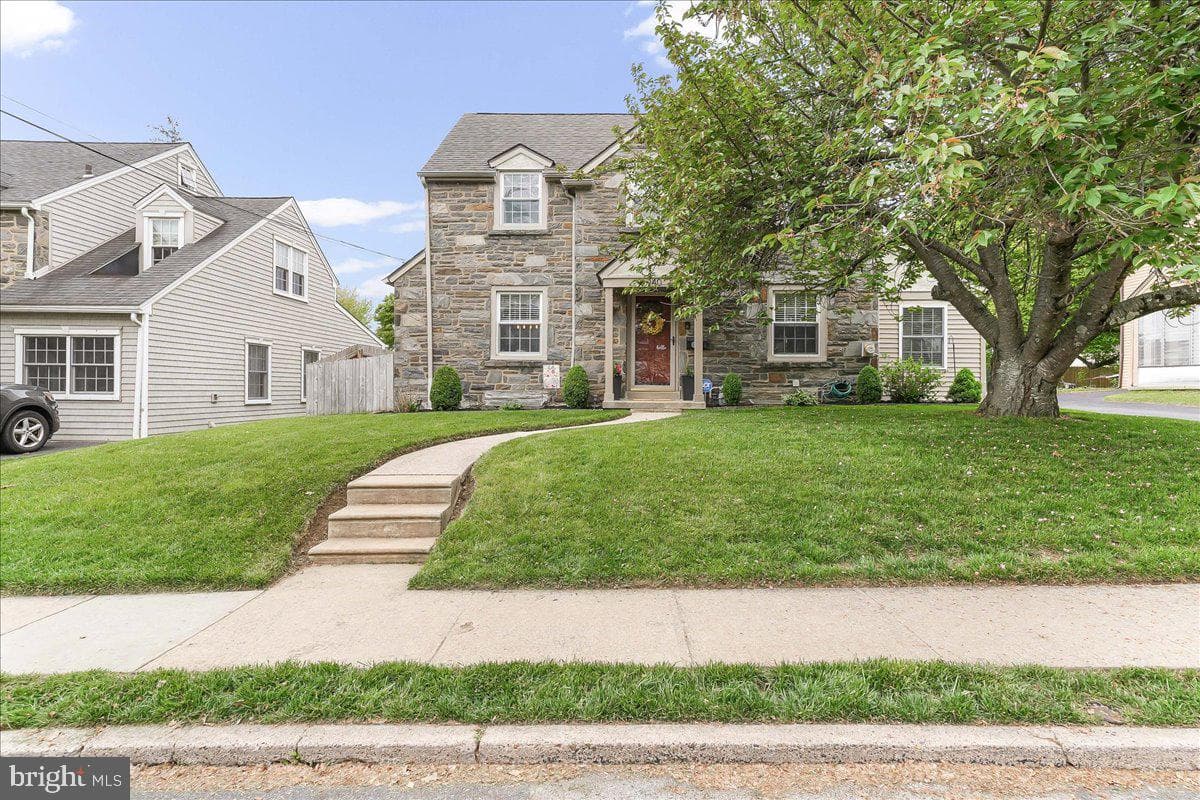 940 Turner Avenue photo 2