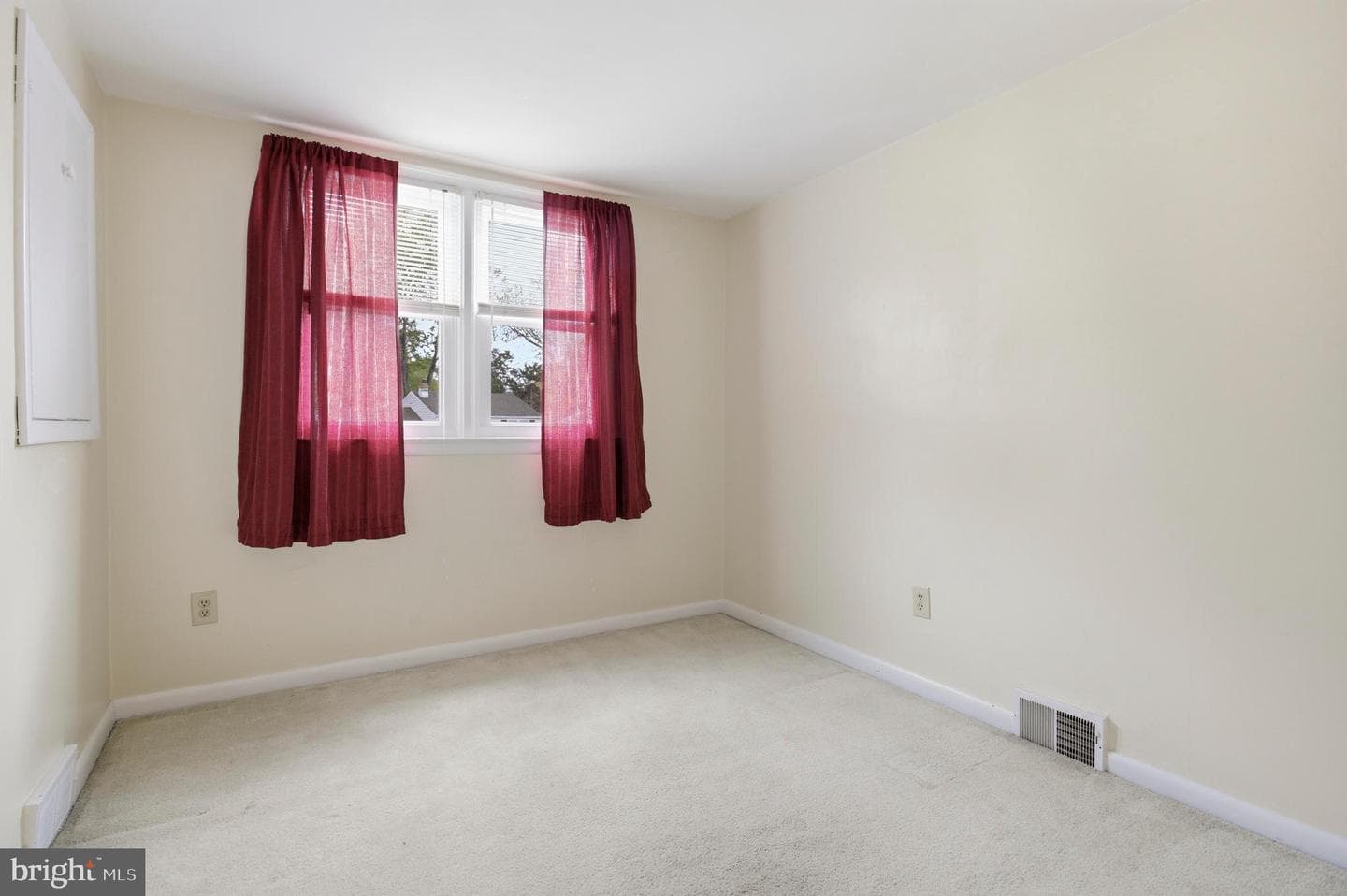 1040 Eisenhower Avenue photo 16
