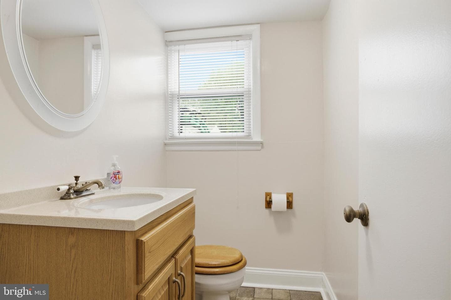 1040 Eisenhower Avenue photo 23