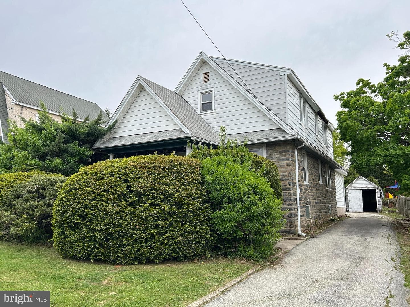 2003 Oakmont Avenue