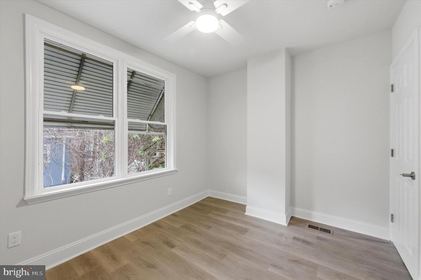 1120 Thomas Street photo 14