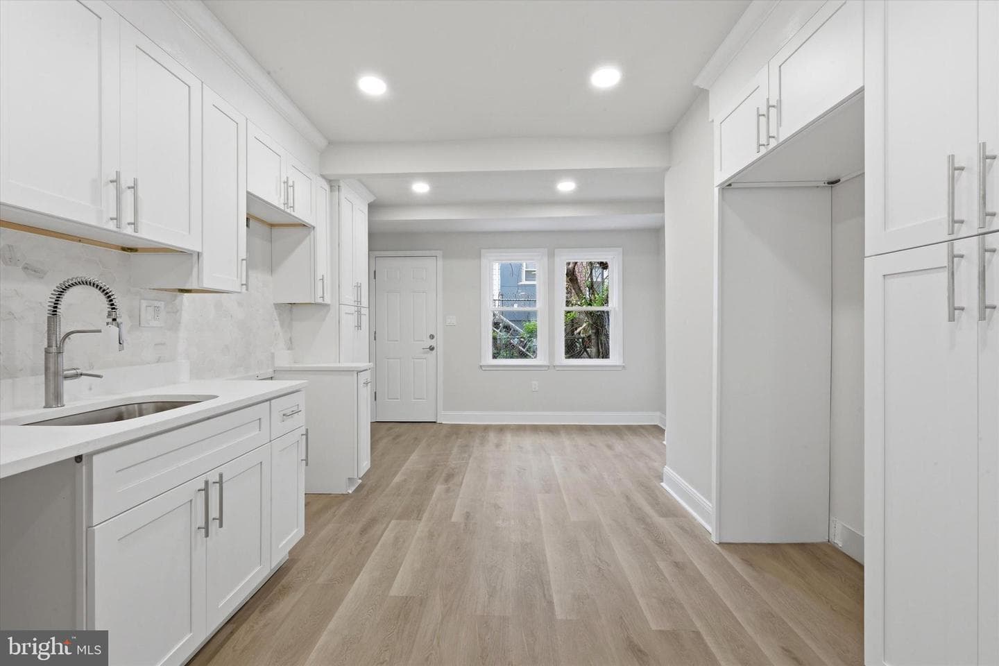 1120 Thomas Street photo 7