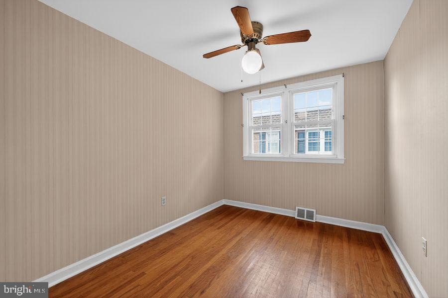 703 Tasker Street photo 13