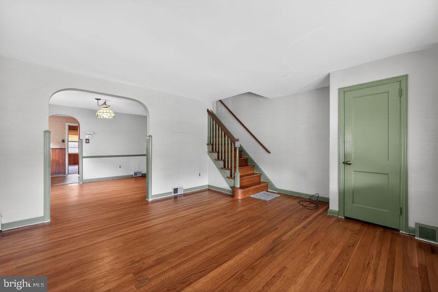 703 Tasker Street photo 3