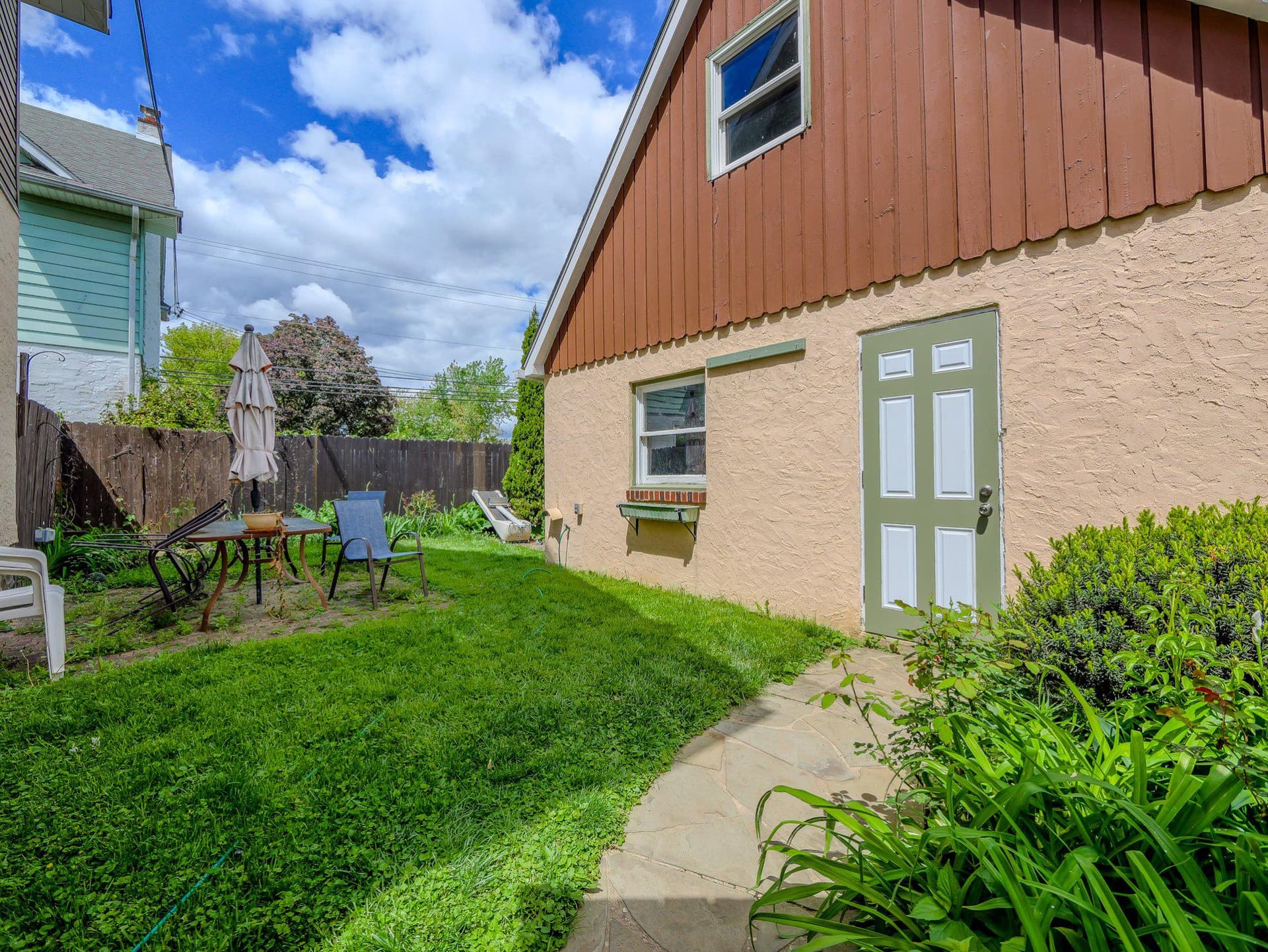 627 W Gardner Avenue photo 6