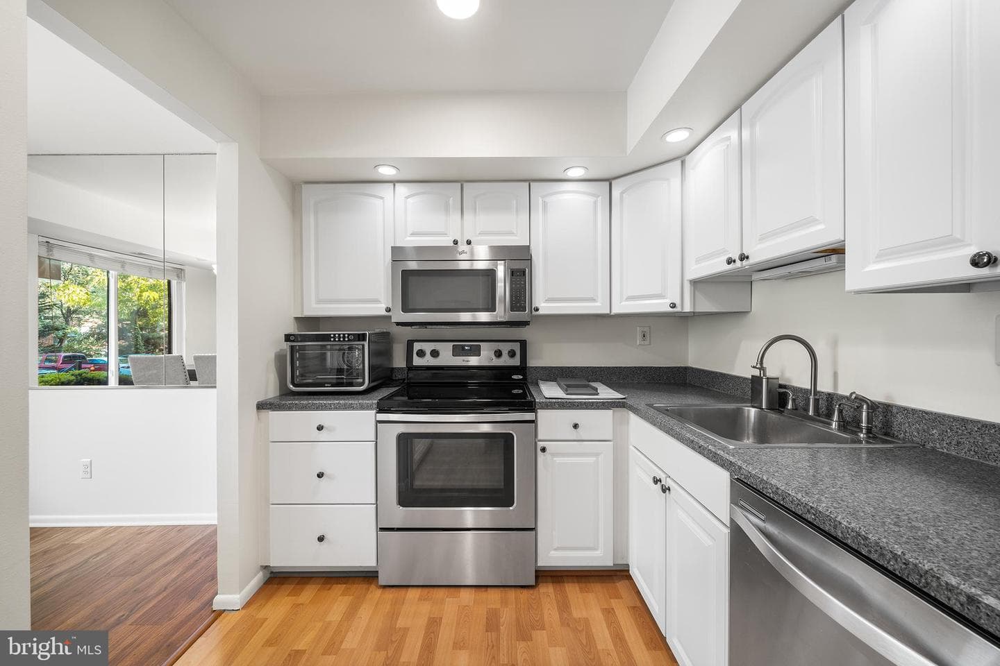700 Ardmore Avenue #510 photo 8
