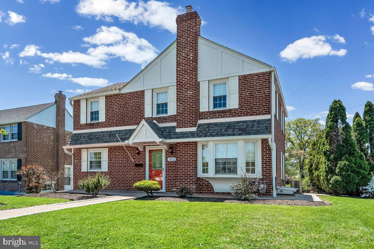 2432 W Chester Pike