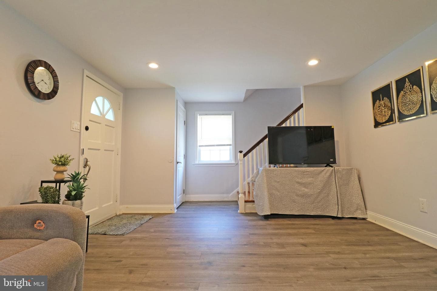 602 W South Avenue photo 8
