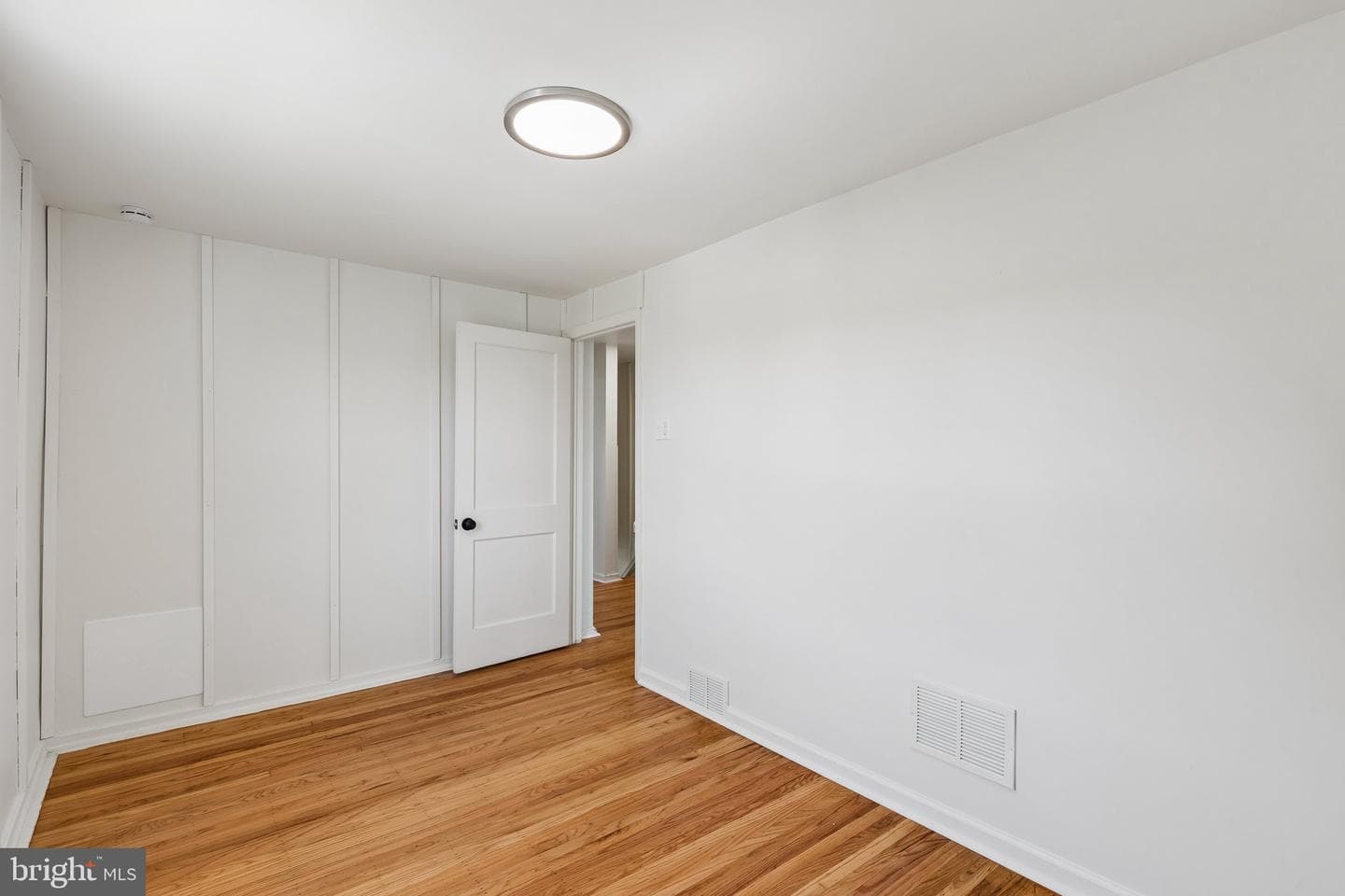 819 Grant Road photo 20