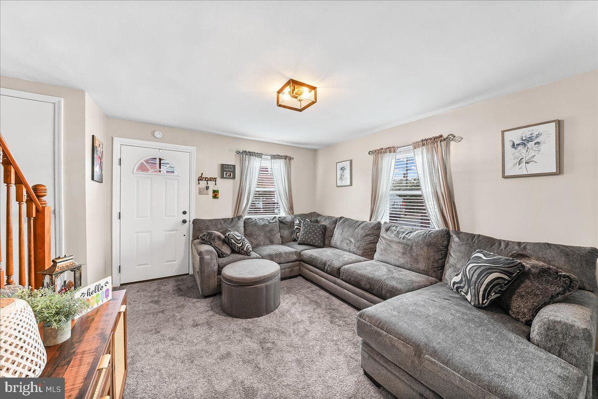 408 Carlisle Avenue photo 3