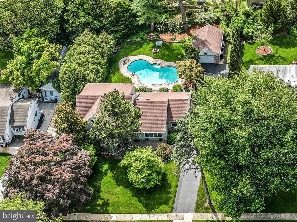 411 Harvard Avenue photo 2