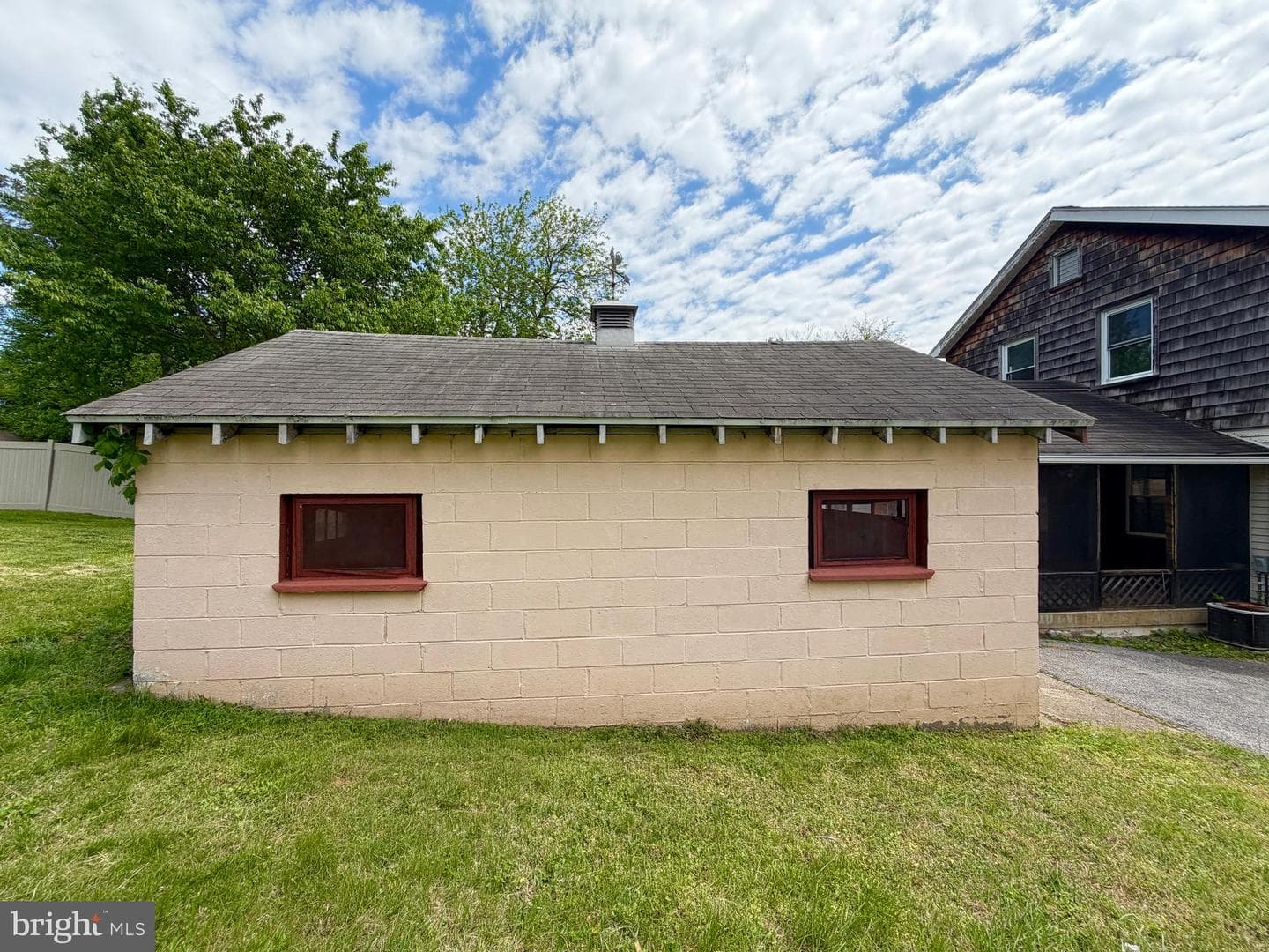 1404 Elmwood Avenue photo 106