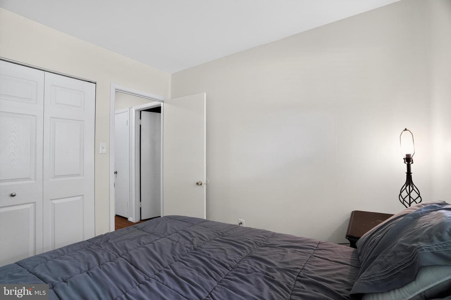 2112 Bridgewater Road photo 21