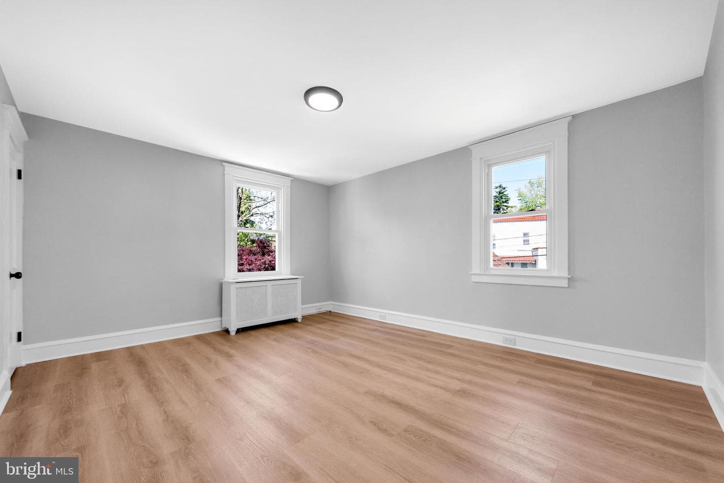 2448 Mansfield Avenue photo 17